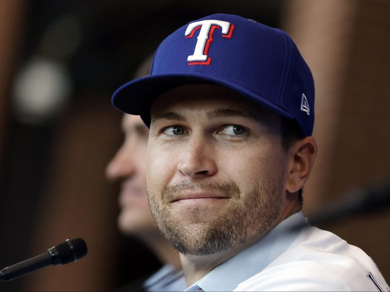 Jacob deGrom a subi une chirurgie reconstructive du coude, les Rangers disent que la procédure s’est bien déroulée