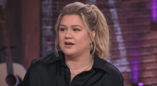 Kelly Clarkson talking on The Kelly Clarkson Show.