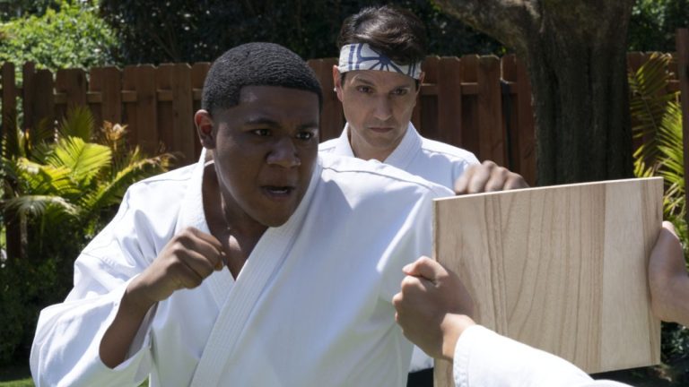 Khalil Everage des Shooting Stars explique comment son approche de Cobra Kai se compare au film de basket-ball
