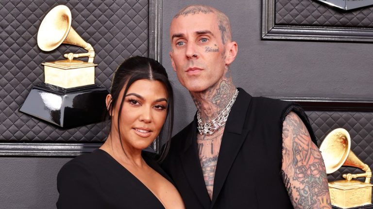 Kourtney Kardashian dit qu'elle attend un bébé avec Travis Barker
