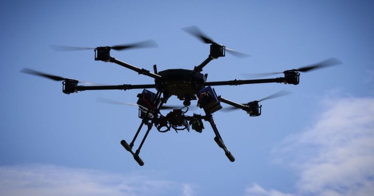 L’Illinois permet désormais aux flics de faire voler des drones au-dessus des événements – mais pas avec des armes ou la reconnaissance faciale