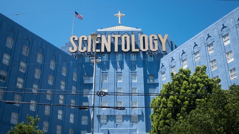 L'ancienne équipe juridique de Danny Masterson sanctionnée pour avoir divulgué du matériel de découverte à l'Église de Scientologie lors d'un procès pour viol
