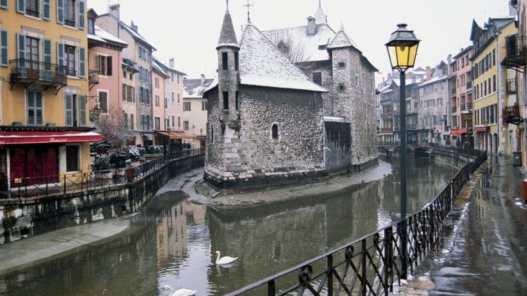 FRANCE - MAY 27: Palais de l'Isle (Palace of the Isle), Annecy, Rhone-Alpes, France, 12th-16th century. (Photo by DeAgostini/Getty Images)