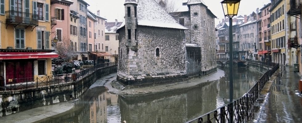 FRANCE - MAY 27: Palais de l'Isle (Palace of the Isle), Annecy, Rhone-Alpes, France, 12th-16th century. (Photo by DeAgostini/Getty Images)