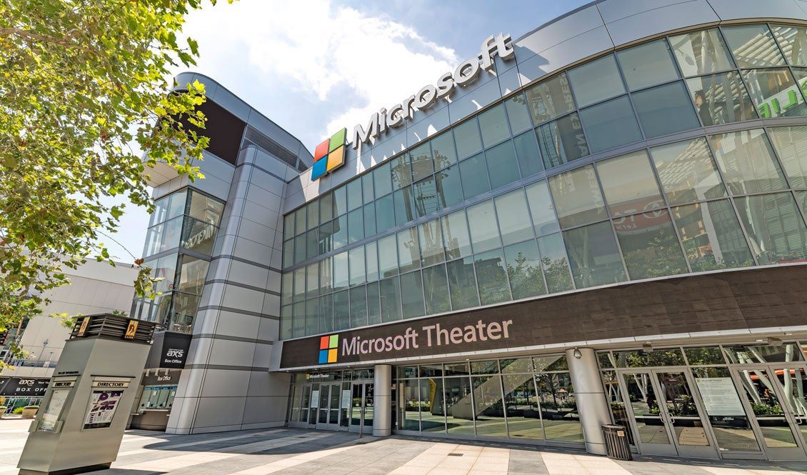 Le bâtiment anciennement connu sous le nom de Microsoft Theater et Xbox Plaza sera renommé Peacock Place
