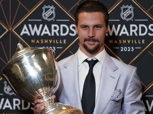 Les Sharks acquièrent Mackenzie Blackwood des Devils et travaillent pour échanger Erik Karlsson