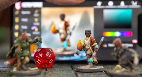 Les miniatures D&D personnalisées de Hero Forge comprendront bientôt également des traits de visage ajustables