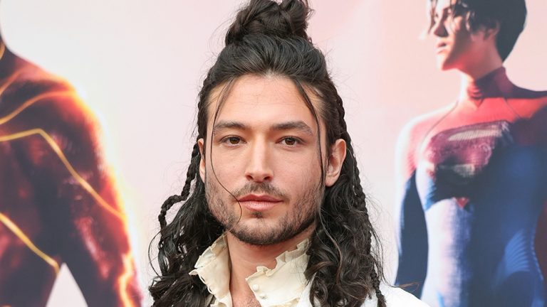 ezra miller the flash premiere