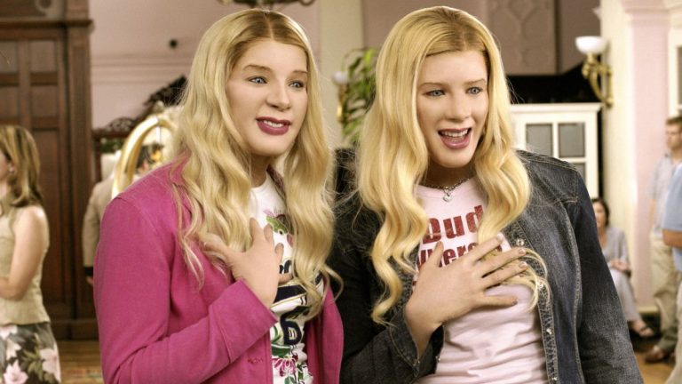 Marlon Wayans and Shawn Wayans in White Chicks