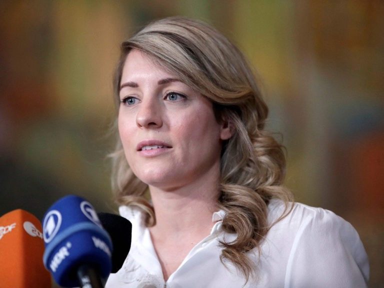 Mélanie Joly dit que le système fondé sur des règles « craque » et lance une refonte majeure d’Affaires mondiales Canada