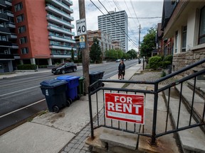 Une enseigne à louer à Toronto.