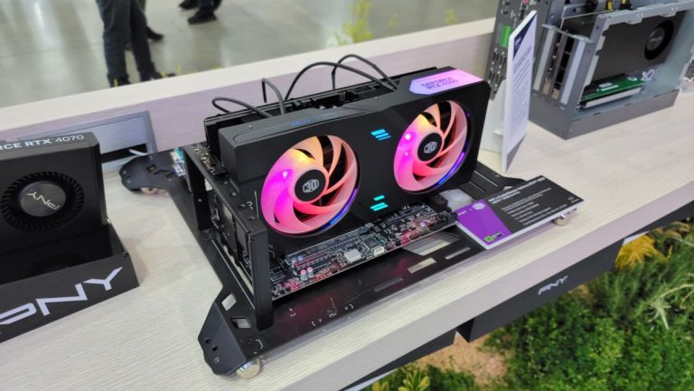 PNY affiche les GPU RTX 4090, RTX 4070 Blower à 4,5 emplacements