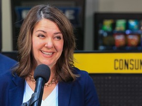 La première ministre de l'Alberta, Danielle Smith