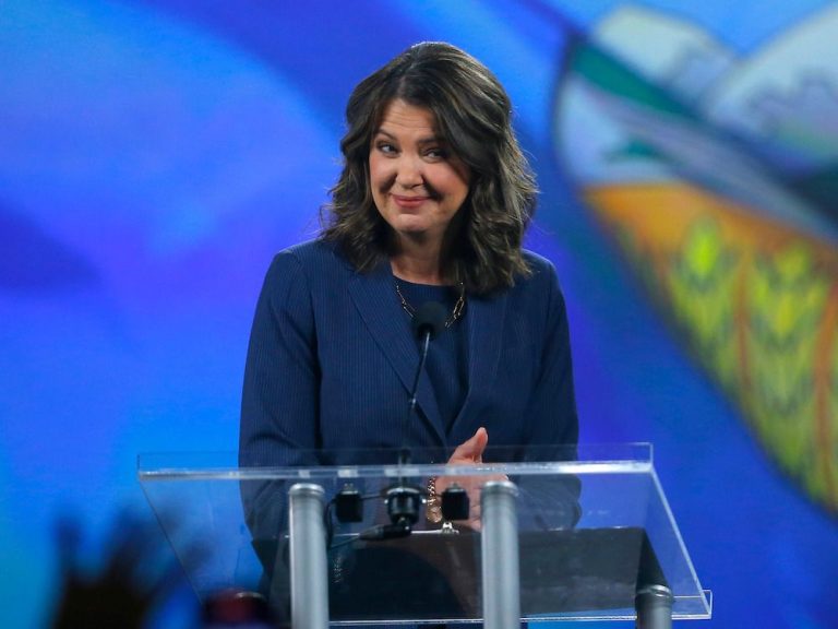 Podcast 10/3 : L’UCP de Danielle Smith remporte les élections en Alberta