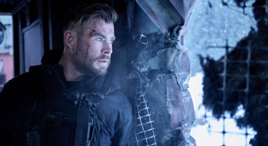 Pourquoi Extraction 2 monte en flèche alors que la plupart des franchises de Chris Hemsworth échouent