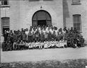 Groupe d'étudiants, Indian Industrial School, Brandon, Manitoba, 1946. CANADA.  OFFICE NATIONAL DU FILM DU CANADA.  PHOTOTHEQUE.  BIBLIOTHÈQUE ET ARCHIVES CANADA, PA-048574