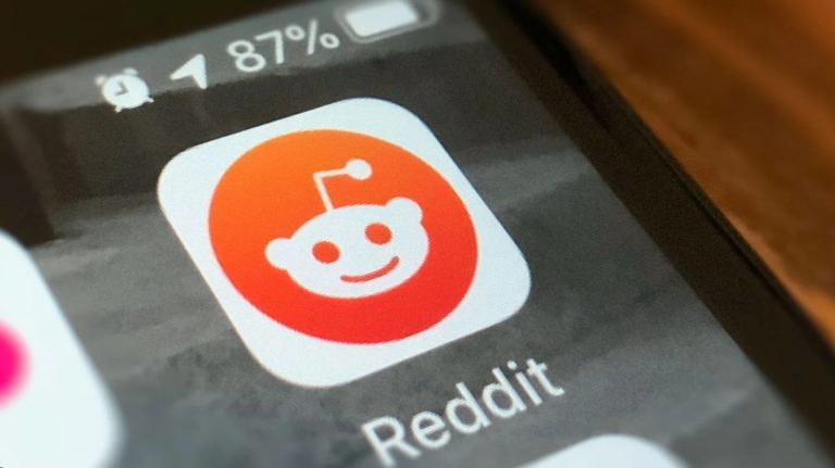 Reddit tombe en panne juste au moment où une protestation à l’échelle du site contre sa nouvelle politique d’API impopulaire démarre