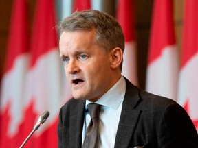 Le ministre du Travail Seamus O'Regan