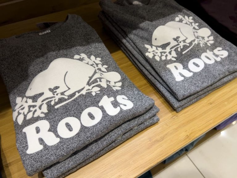 Roots annonce une perte de 8 millions de dollars au premier trimestre, des ventes en baisse par rapport à il y a un an