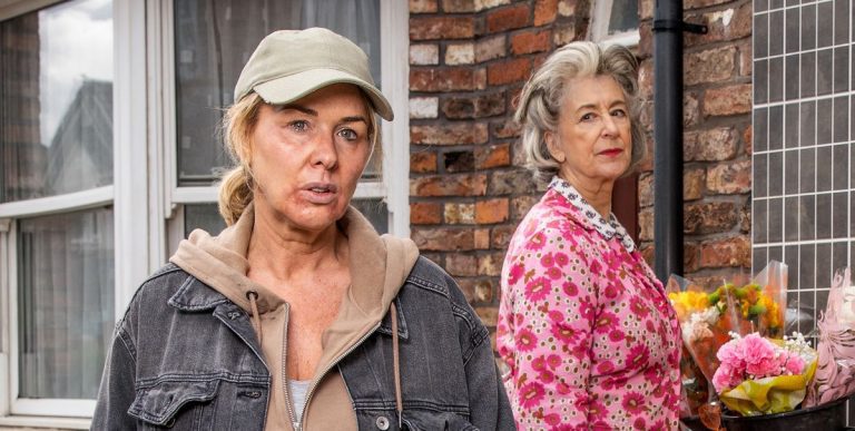 Spoilers de Coronation Street - Evelyn donne un avertissement déchirant à Cassie
