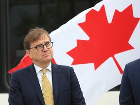 Le ministre des Ressources naturelles, Jonathan Wilkinson, à Calgary.