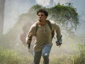 Cette image publiée par Paramount Pictures montre Anthony Ramos dans une scène de 