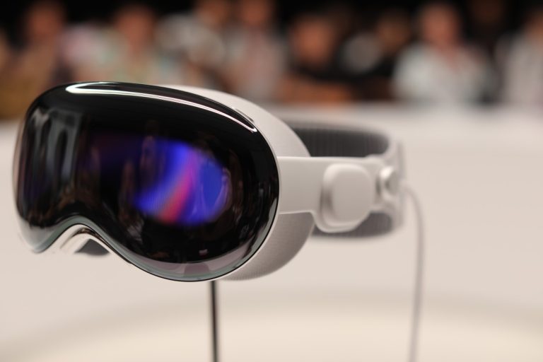 Un examen plus approfondi du casque Vision Pro d’Apple à 3 499 $