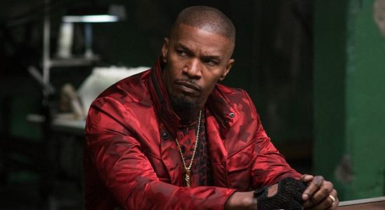 Un nouveau rapport indique que Jamie Foxx réapprend à marcher malgré un mystérieux problème de santé.  Sa fille dit qu'il jouait au pickleball