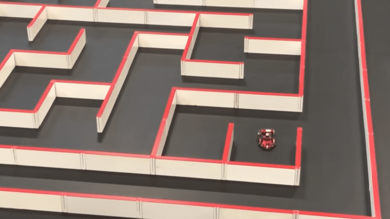 Voici une vidéo fascinante sur des souris robotiques résolvant des labyrinthes
