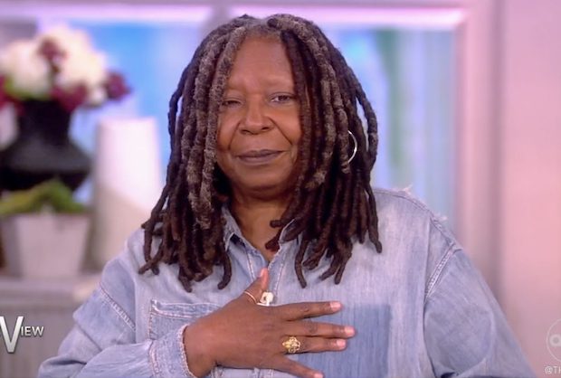 Whoopi Goldberg Flubs Beaches and Bitches sur ‘The View’ – Regarder la vidéo – TVLine