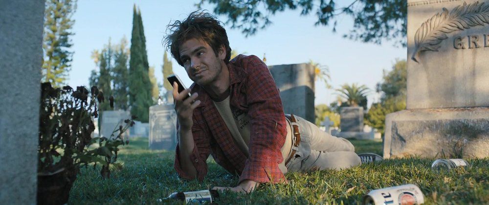 Andrew Garfield en tant que détective apophénique amateur Sam dans Under The Silver Lake