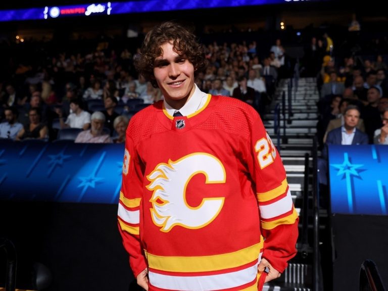 Six pieds et plus : Les Flames ajoutent beaucoup de taille au repêchage de la LNH