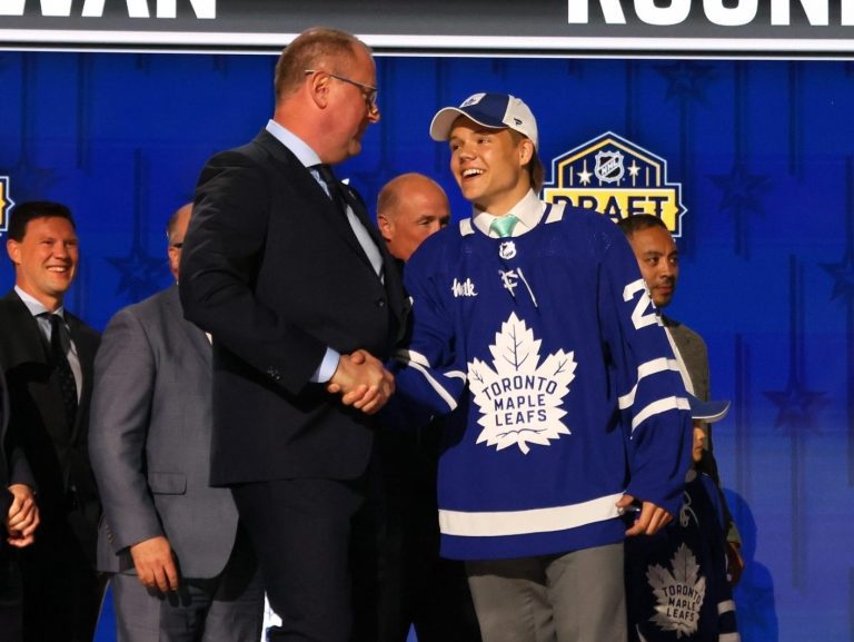 Notes des Leafs: Les enfants frappent la glace, le directeur général Brad Treliving cherche la profondeur