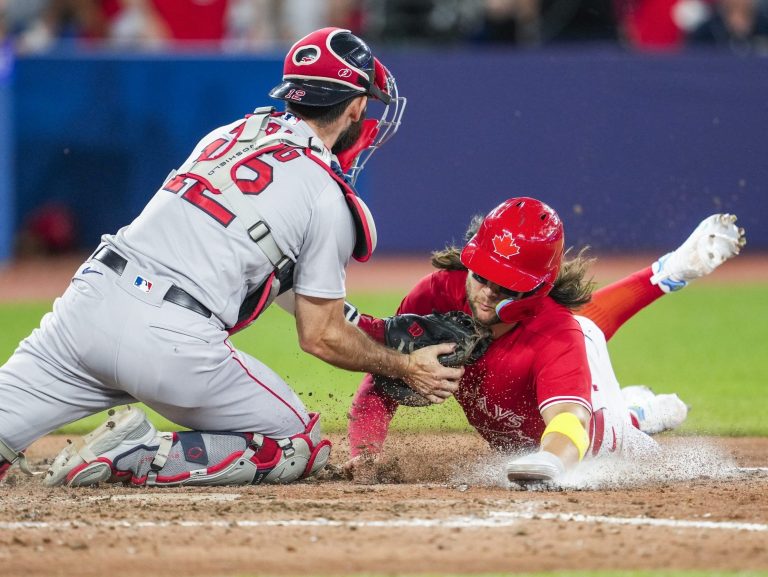 Les Blue Jays le rendent intéressant mais ne peuvent pas allumer suffisamment de feux d’artifice pour la fête du Canada pour arrêter les Red Sox