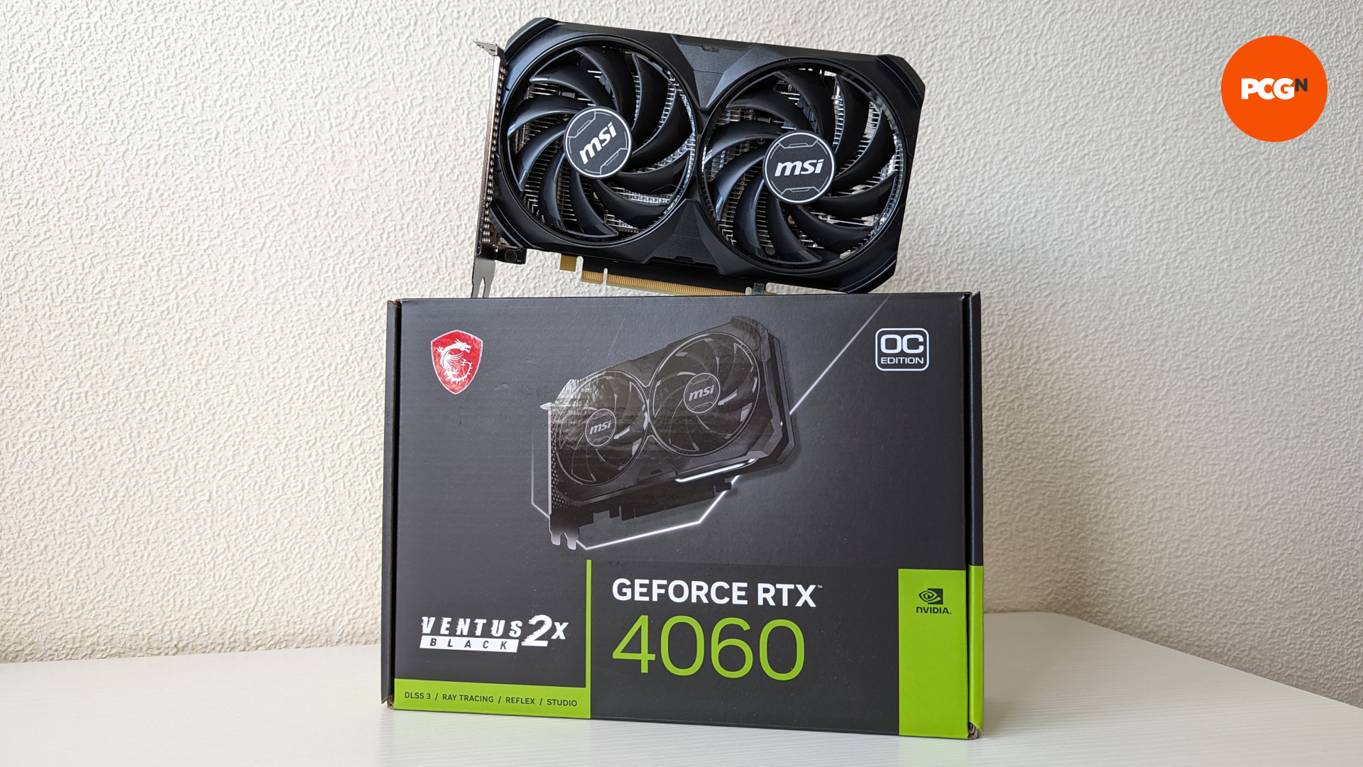 Revue Nvidia GeForce RTX 4060 : Le GPU se trouve au sommet de son emballage de vente au détail