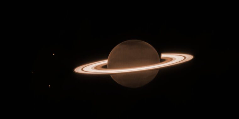 Les anneaux de Saturne volent la vedette dans une nouvelle image du télescope Webb