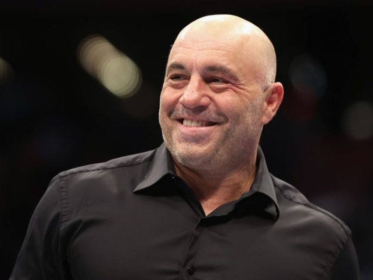 ‘MENTALLY ILL:’ Joe Rogan reproche à Dylan Mulvaney d’avoir dénoncé Bud Light