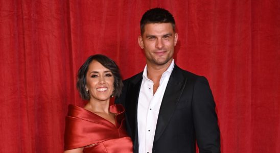 Les stars de Strictly se réunissent pour la baby shower de Janette Manrara