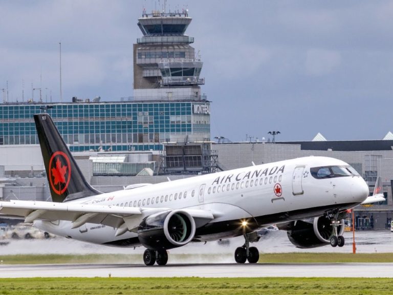 Environ la moitié de tous les vols d’Air Canada – près de 2 000 – ont été retardés ou annulés pendant le long week-end de la fête du Canada