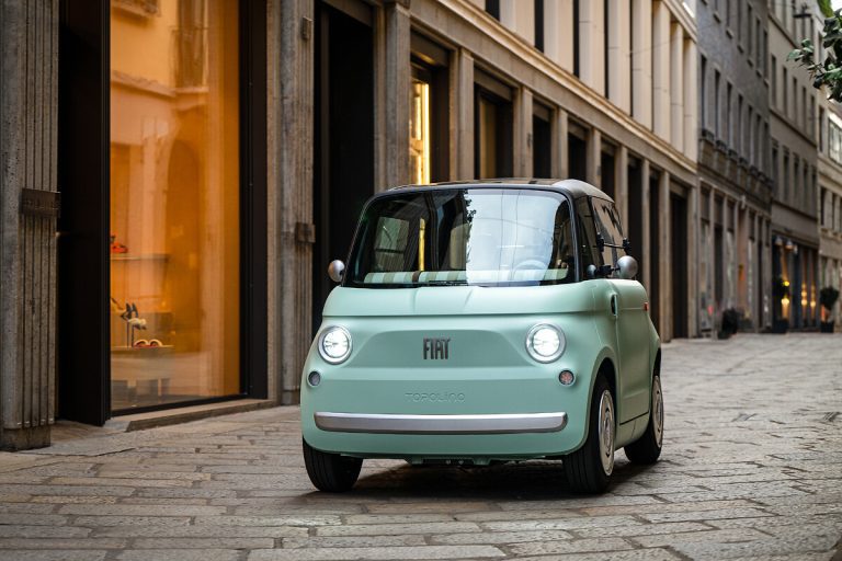 Fiat dit que son véhicule électrique le plus mignon transportera des accessoires comme, je ne plaisante pas, une « petite douche »