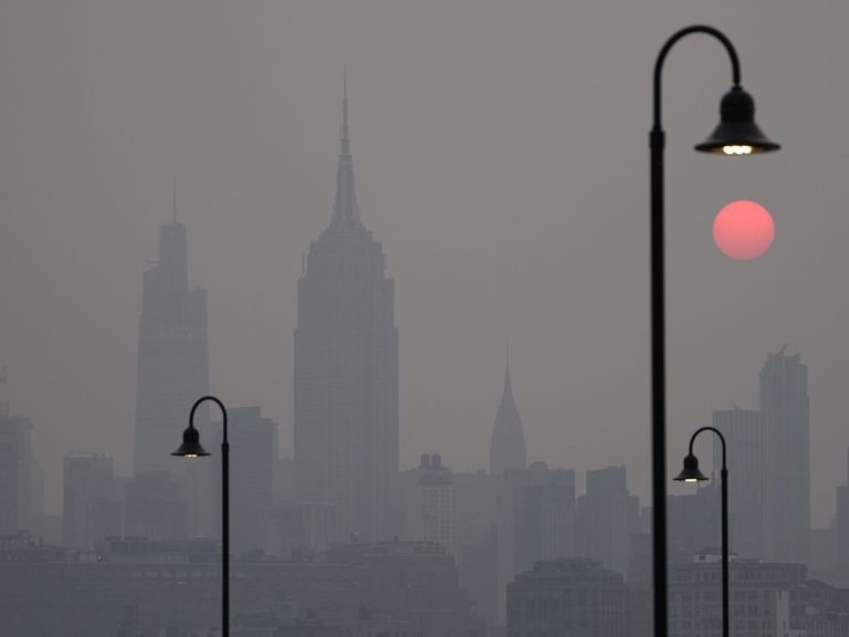 La fumée des feux de forêt peut nuire à la santé humaine, même lorsque le feu brûle à des centaines de kilomètres