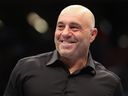 Joe Rogan, commentateur couleur de l'Ultimate Fighting Championship, lors de l'UFC 274 au Footprint Center le 07 mai 2022 à Phoenix, en Arizona.