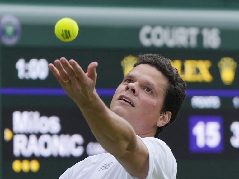 Le Canadien Raonic, vainqueur du retour du Grand Chelem, bat Novak lors du match d’ouverture de Wimbledon