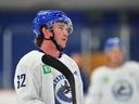 L'ailier potentiel des Canucks Josh Bloom était tout ouïe mardi pour s'imprégner des conseils du camp de développement à l'UBC.