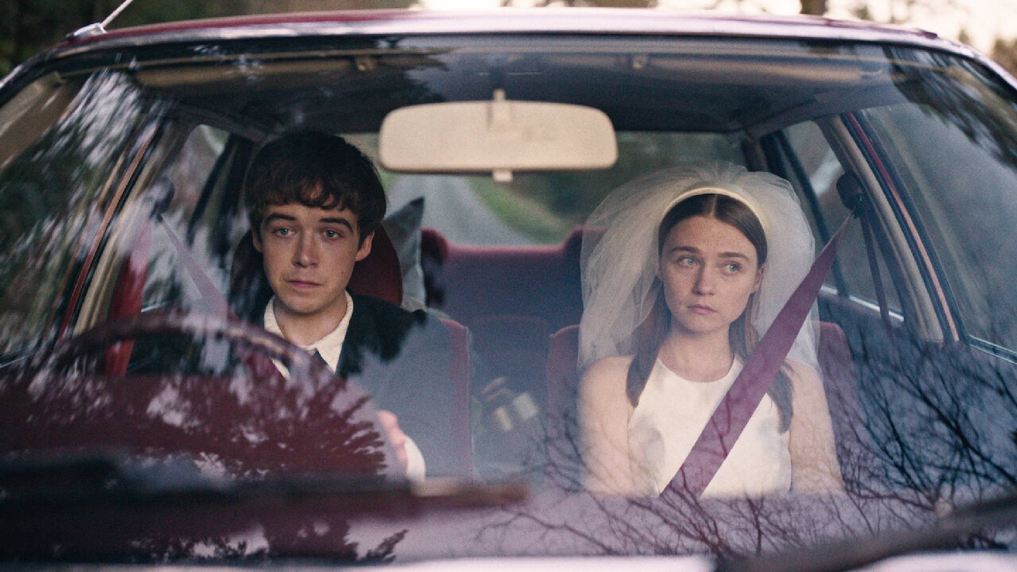 Alex Lawther dans le rôle de James et Jessica Barden dans le rôle d'Alyssa dans The End of the F***ing World sur Netflix