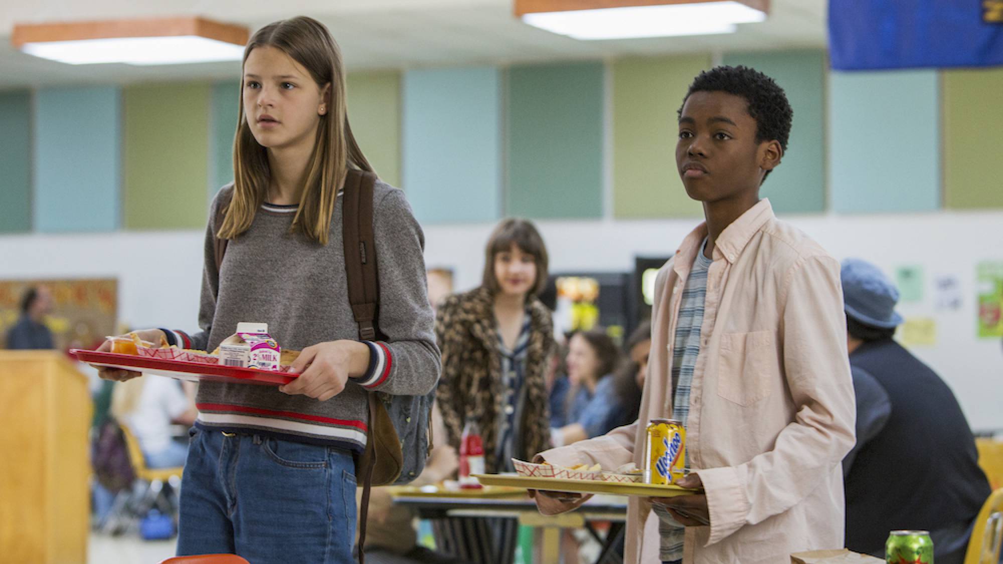 Peyton Kennedy dans le rôle de Kate Messner et Jahi Di'Allo Winston dans celui de Luke O'Neil dans Everything Sucks !  sur Netflix