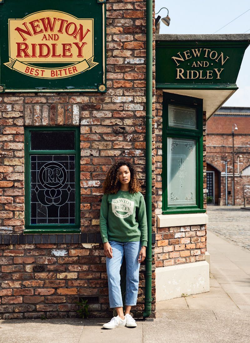 Coronation Street X Joanie - Sweat Gilroy Retro Newton et Ridley