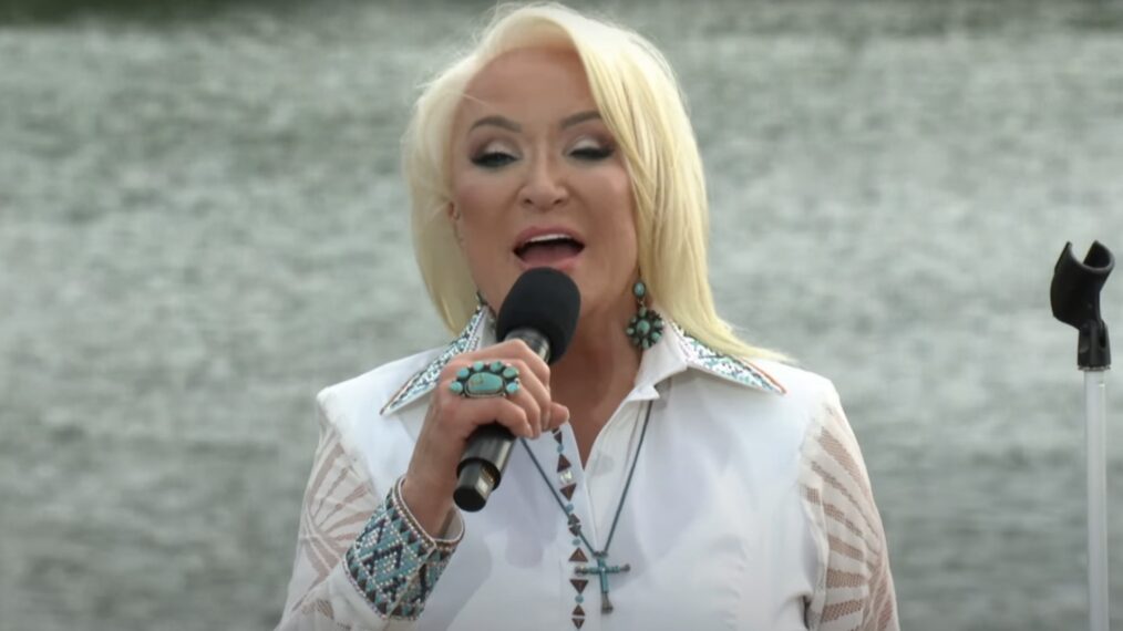 Tanya Tucker se produit lors des 'CMT Summer Sessions'