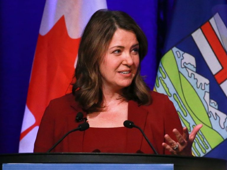 CBC News retire son rapport alléguant une ingérence dans les courriels du bureau de Danielle Smith