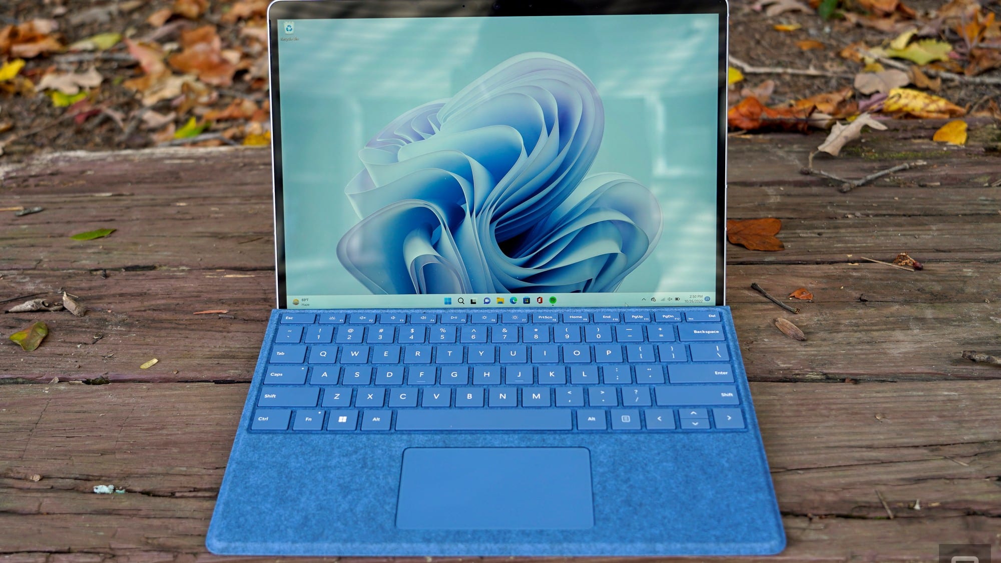 Microsoft Surface Pro 9 (Core i7 de 12e génération, 16 Go de RAM, 1 To de SSD)